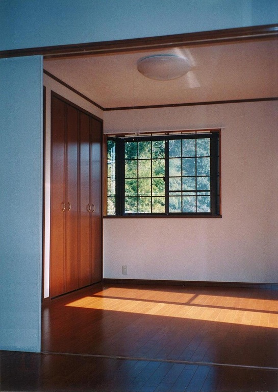 無垢の板壁を使った家　静岡市葵区K様邸【やねきハウスの新築注文住宅】：洋室