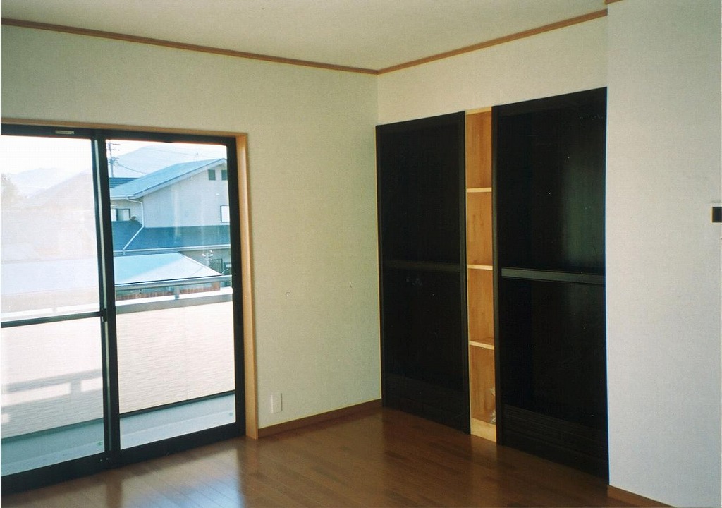 ツインハウスに見える家　静岡市葵区N様邸【やねきハウスの新築注文住宅】：洋室