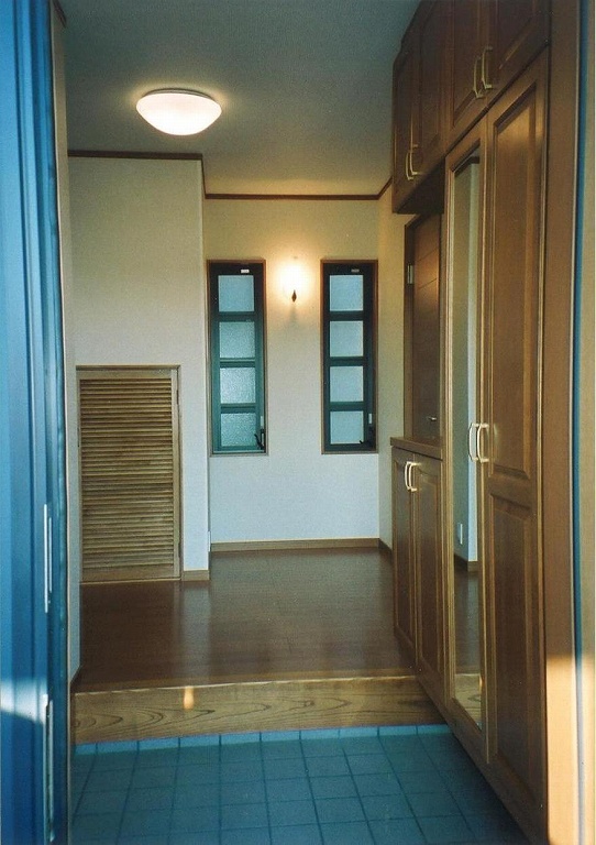 ツインハウスに見える家　静岡市葵区N様邸【やねきハウスの新築注文住宅】：玄関