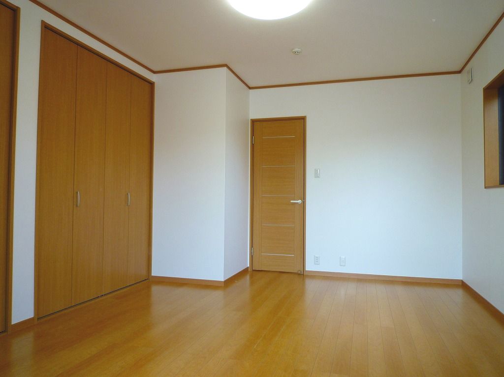 奥に長い土地を考慮した家　静岡市駿河区T様邸【やねきハウスの新築注文住宅】：洋室