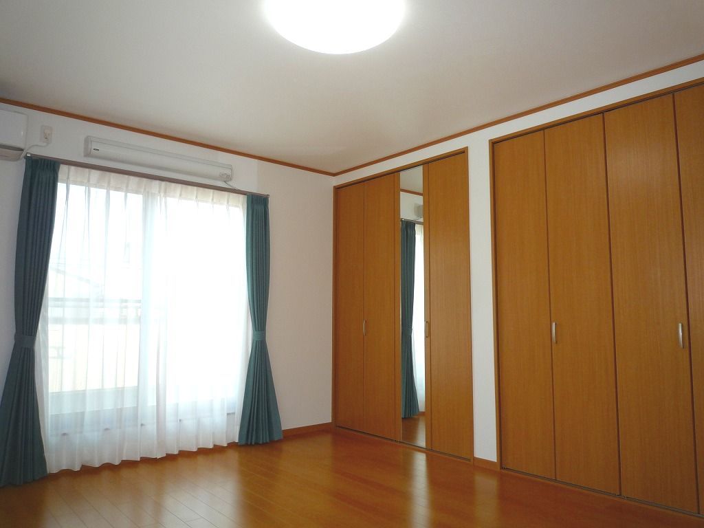 奥に長い土地を考慮した家　静岡市駿河区T様邸【やねきハウスの新築注文住宅】：洋室