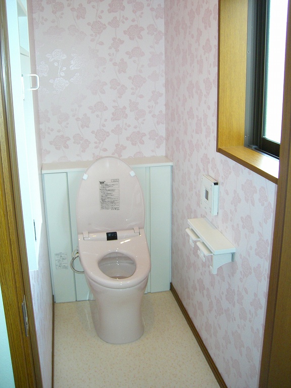 皆にやさしい三世帯の家　静岡市駿河区S様邸【やねきハウスの新築注文住宅】：トイレ