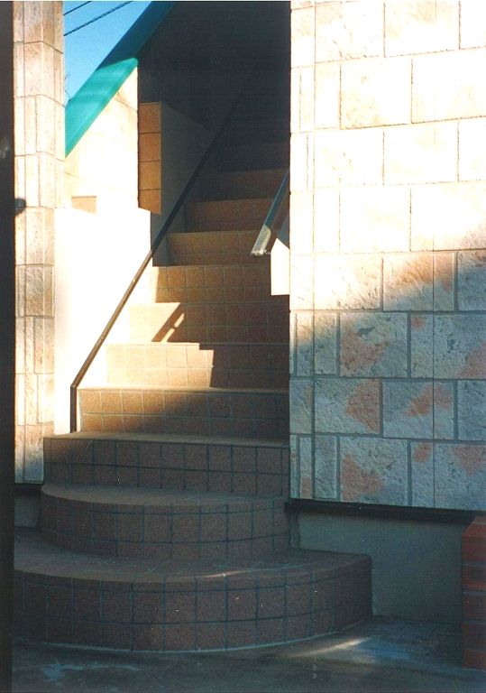 モダンな会計事務所　静岡市葵区N事務所様【やねきハウスの新築注文住宅】：階段