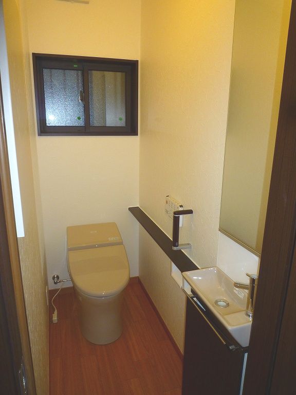 スタイリッシュな３階建　静岡市駿河区S様邸【やねきハウスの新築注文住宅】：トイレ