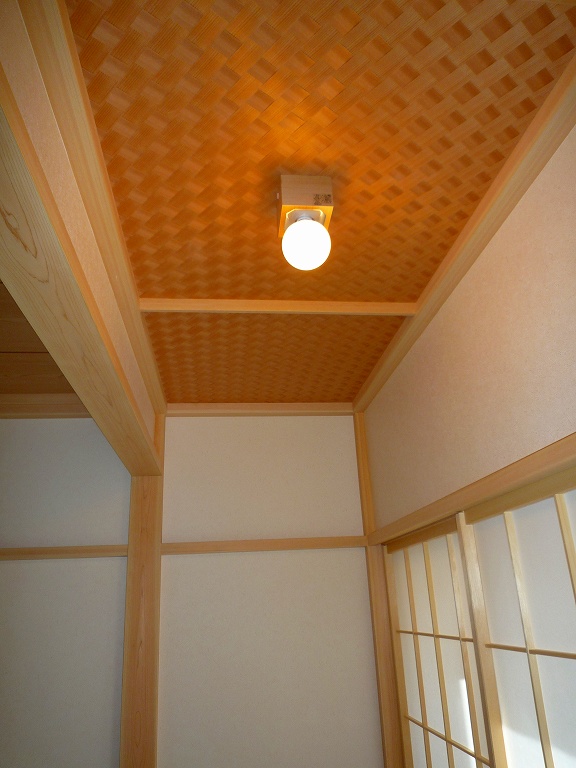 スタイリッシュな３階建　静岡市駿河区S様邸【やねきハウスの新築注文住宅】：和室
