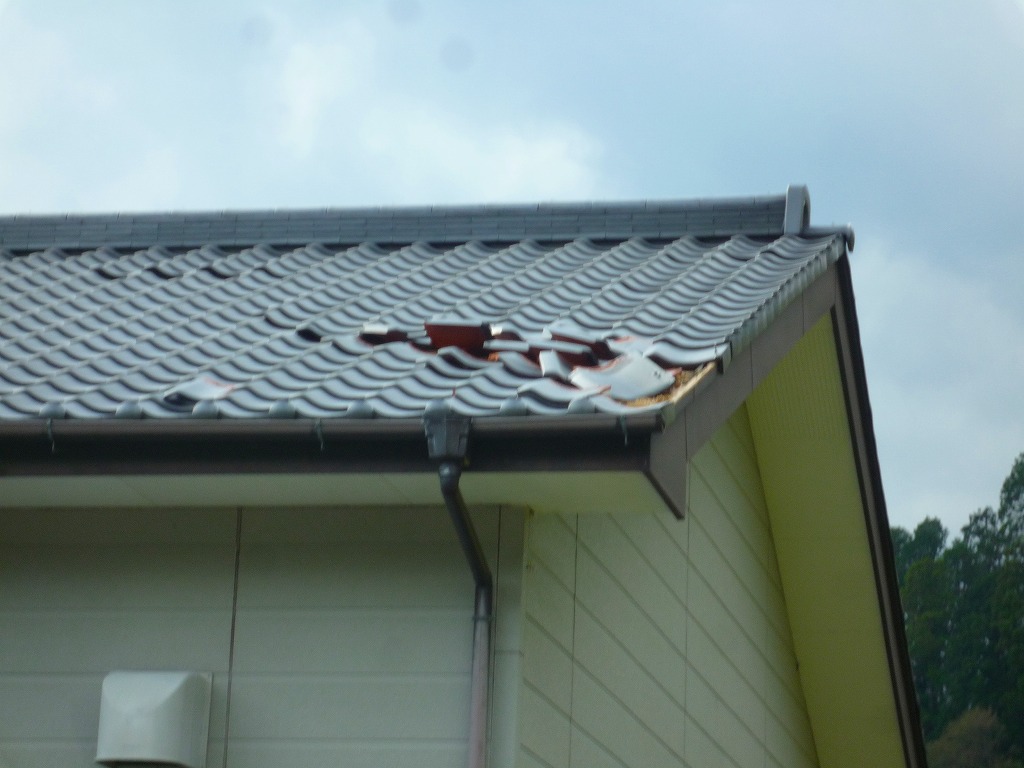 台風被害　瓦リフォーム【やねきハウスのリフォーム】：屋根