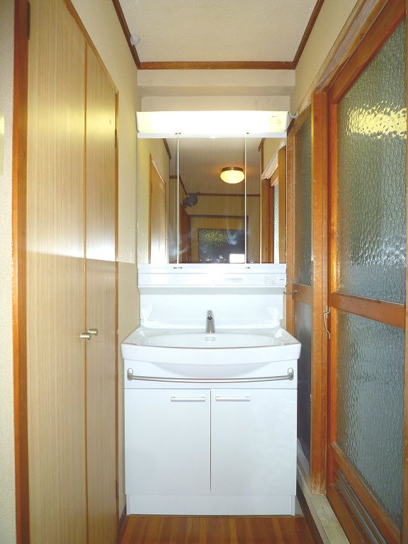 築40年マンショントイレ・洗面リフォーム【やねきハウスのリフォーム】：洗面