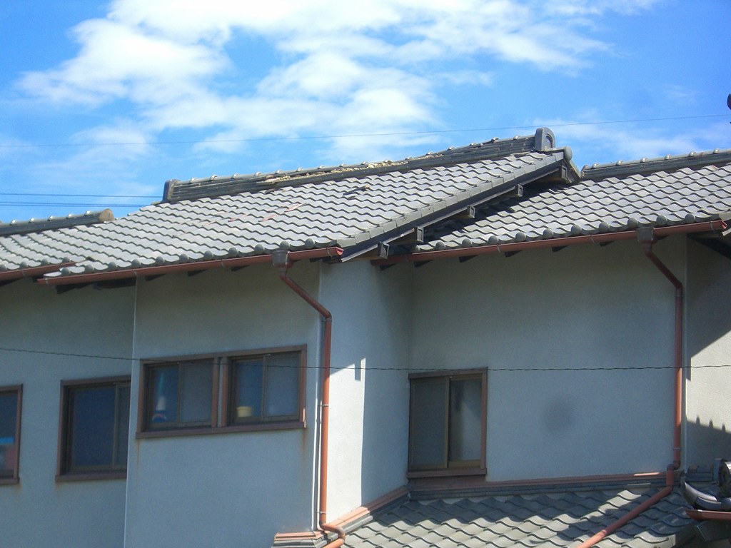 屋根瓦補修（地震被害）【やねきハウスのリフォーム】：屋根