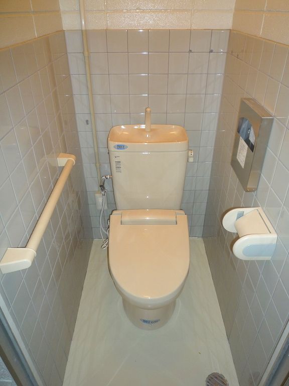 公衆トイレリフォーム【やねきハウスのリフォーム】：トイレ