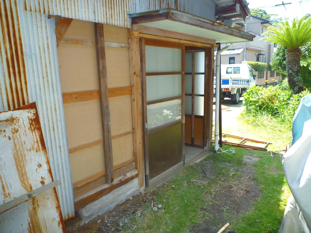倉庫サッシリフォーム工事【やねきハウスのリフォーム】：外壁