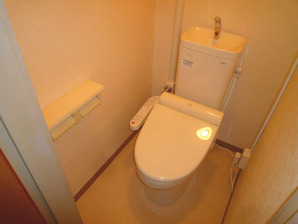 賃貸物件リノベーション【やねきハウスのリフォーム】：トイレ