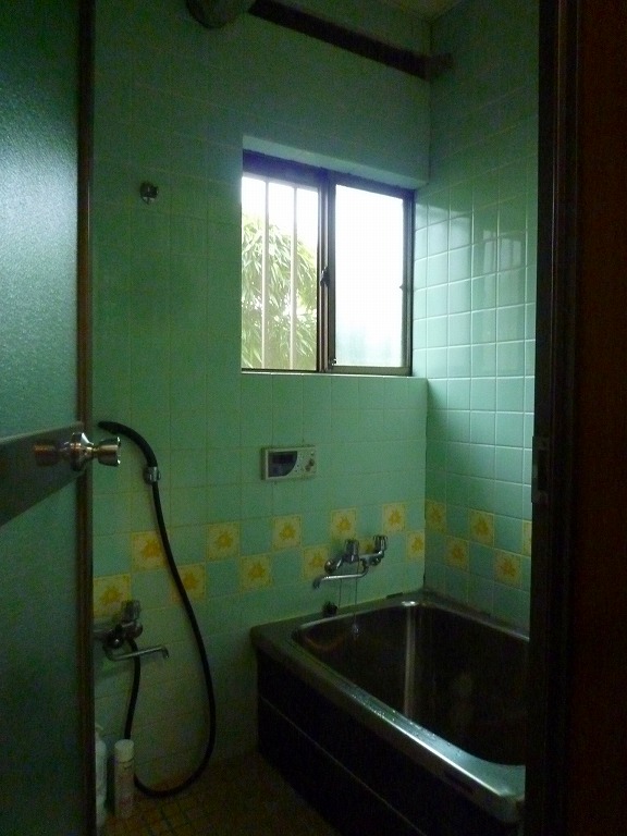 キッチン、バス、トイレの水廻り３点 リフォーム【やねきハウスのリフォーム】：浴室