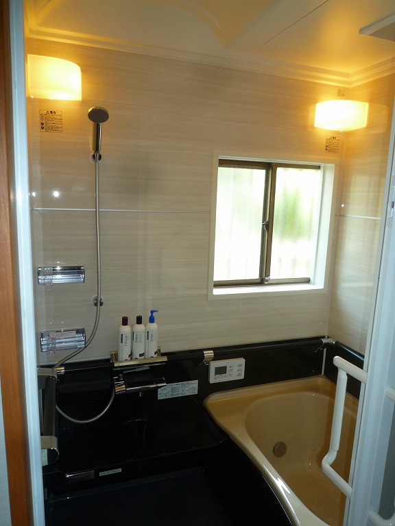 キッチン、バス、トイレの水廻り３点 リフォーム【やねきハウスのリフォーム】：浴室