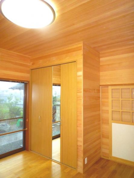 ﾃﾞｯﾄﾞｽﾍﾟｰｽにｸﾛｰｾﾞｯﾄ取付【やねきハウスのリフォーム】（リフォーム後）