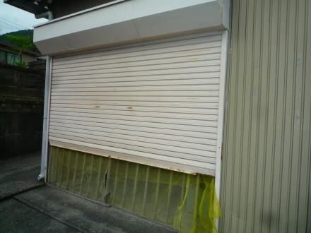 シャッター取替工事（文化シャッター　エスプリ）【やねきハウスのリフォーム】（リフォーム前）
