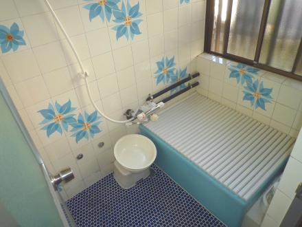 タイル浴室からシステムバスへ　ＴＯＴＯ　サザナ【やねきハウスのリフォーム】（リフォーム前）