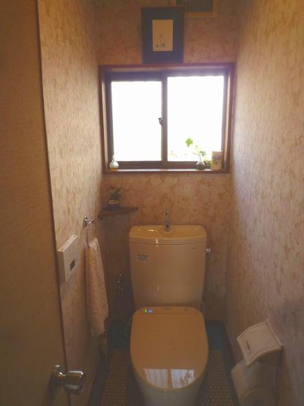 トイレリフォーム　ＴＯＴＯ（CS670B+SH670BA+TCF6421）【やねきハウスのリフォーム】（リフォーム前）