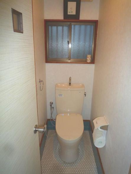 トイレリフォーム　ＴＯＴＯ（CS670B+SH670BA+TCF6421）【やねきハウスのリフォーム】（リフォーム後）