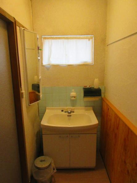 旧蕎麦屋から、イタリアンレストランへ改修（洗面所）【やねきハウスのリフォーム】（リフォーム後）