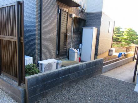 風除け･目隠しフェンス新設工事【やねきハウスのリフォーム】（リフォーム前）