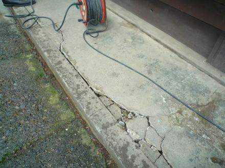 犬走り部分補修【やねきハウスのリフォーム】（リフォーム前）