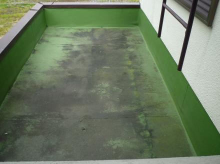 既設防水層撤去＋塩ビシート防水＋防水層＋トップコート＋シーリング【やねきハウスのリフォーム】（リフォーム前）