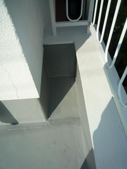 既設防水層撤去＋塩ビシート防水＋防水層＋トップコート＋シーリング【やねきハウスのリフォーム】（リフォーム後）