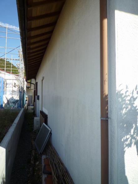 外壁塗装単層弾性ﾛｰﾗｰ塗装、軒裏ｷｼﾗﾃﾞｺｰﾙ塗【やねきハウスのリフォーム】（リフォーム前）