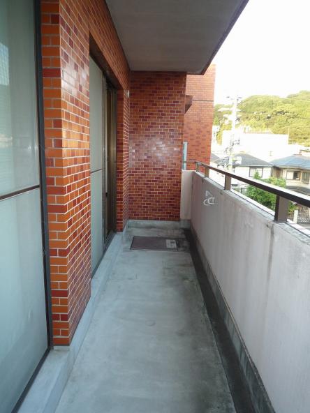 ベランダ壁　水性塗装【やねきハウスのリフォーム】（リフォーム前）