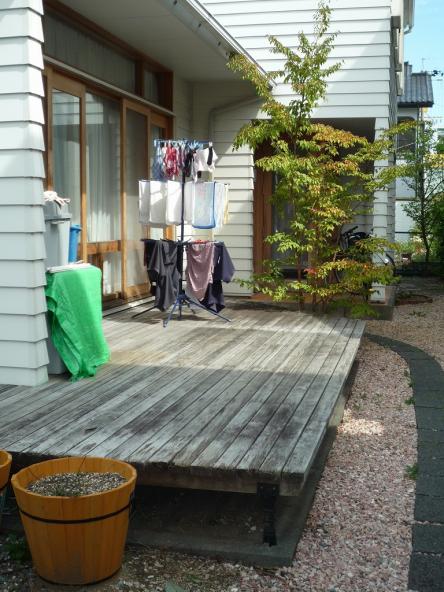ウッドデッキ塗装　高圧洗浄及びキシラデコール塗装【やねきハウスのリフォーム】（リフォーム前）