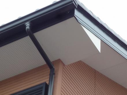 軒天塗装（ウレタン塗）【やねきハウスのリフォーム】（リフォーム後）