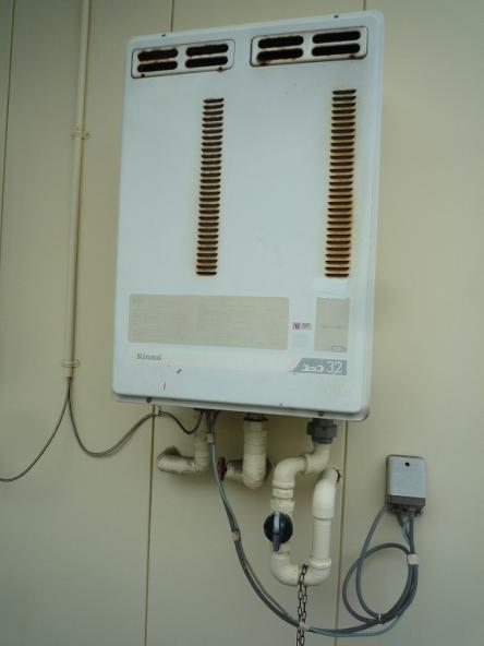 ガス給湯器取替え工事【やねきハウスのリフォーム】（リフォーム前）