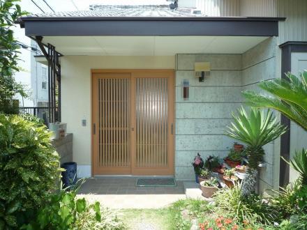 玄関のリフォーム【やねきハウスのリフォーム】（リフォーム後）