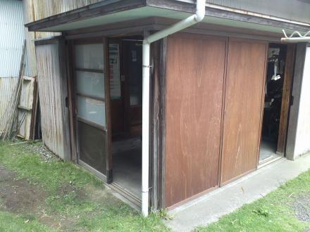 物置サッシ交換【やねきハウスのリフォーム】（リフォーム前）