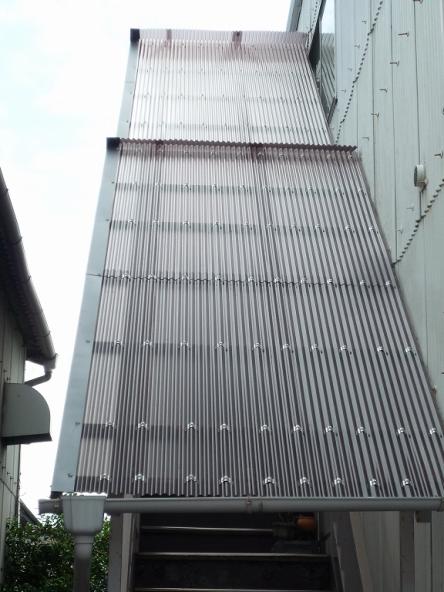 階段庇屋根（波板）取替え工事【やねきハウスのリフォーム】（リフォーム後）