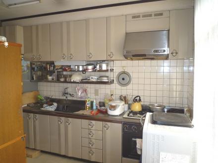 システムキッチン　ＹＡＭＡＨＡ　10秋ベリーシリーズ【やねきハウスのリフォーム】（リフォーム前）