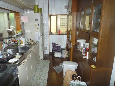 クリナップ　ラクエラ　壁付けキッチンから対面キッチンへ【やねきハウスのリフォーム】（リフォーム前）