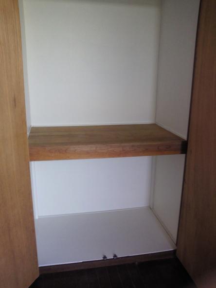 収納押入れ内カビ及び腐食部　化粧ベニヤ張替え【やねきハウスのリフォーム】（リフォーム後）