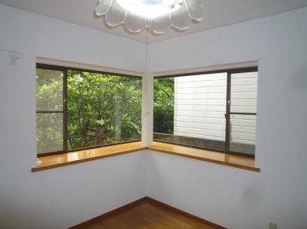 壁紙クロスの張替え　ｻﾝｹﾞﾂ　機能性壁紙仕様【やねきハウスのリフォーム】（リフォーム後）