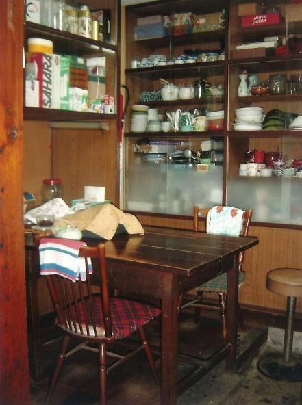 土間ＤＫから洋室ＤＫへ【やねきハウスのリフォーム】（リフォーム前）