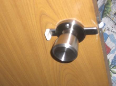 トイレドア内鍵の交換【やねきハウスのリフォーム】（リフォーム後）