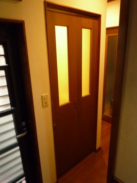 トイレドア取替え工事【やねきハウスのリフォーム】（リフォーム前）