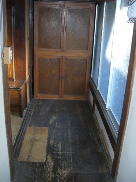 床の張替え　桧縁甲板貼り【やねきハウスのリフォーム】（リフォーム前）