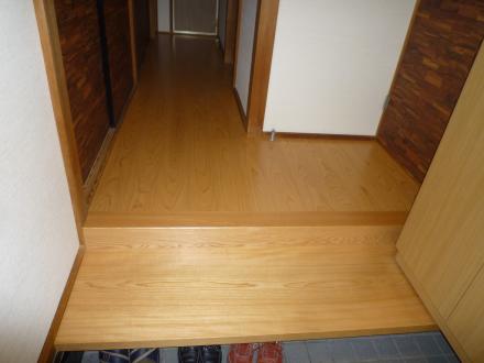 玄関框取付工事　　ﾘﾓﾃﾞﾙ框　欅柄【やねきハウスのリフォーム】（リフォーム後）