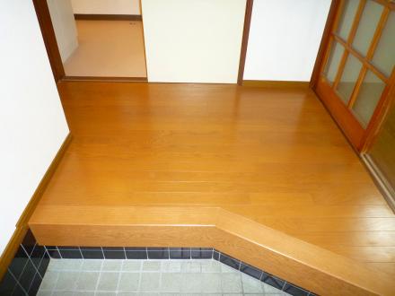 賃貸物件　玄関框及びホール床リフォーム【やねきハウスのリフォーム】（リフォーム後）