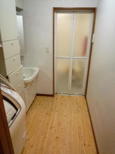 洗面所床クッションフロア張替え工事【やねきハウスのリフォーム】（リフォーム後）