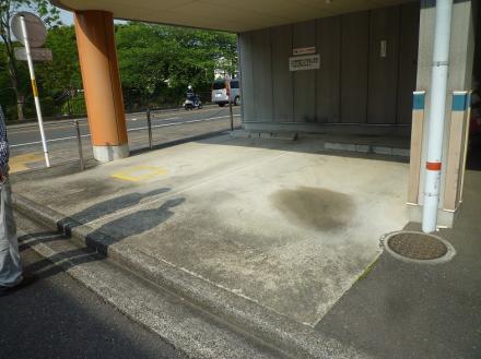 駐車場ラインひき【やねきハウスのリフォーム】（リフォーム前）