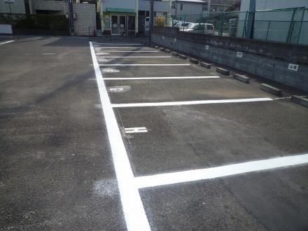 駐車場ライン引き【やねきハウスのリフォーム】（リフォーム後）