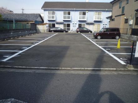 駐車場ライン引き【やねきハウスのリフォーム】（リフォーム後）