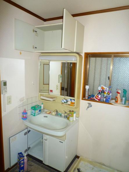 洗面脱衣室全面リフォーム【やねきハウスのリフォーム】（リフォーム前）